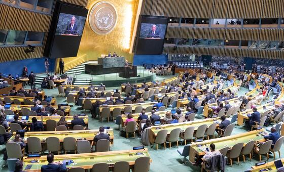 ONU aprova resolução que obriga países a agir contra alterações climáticas